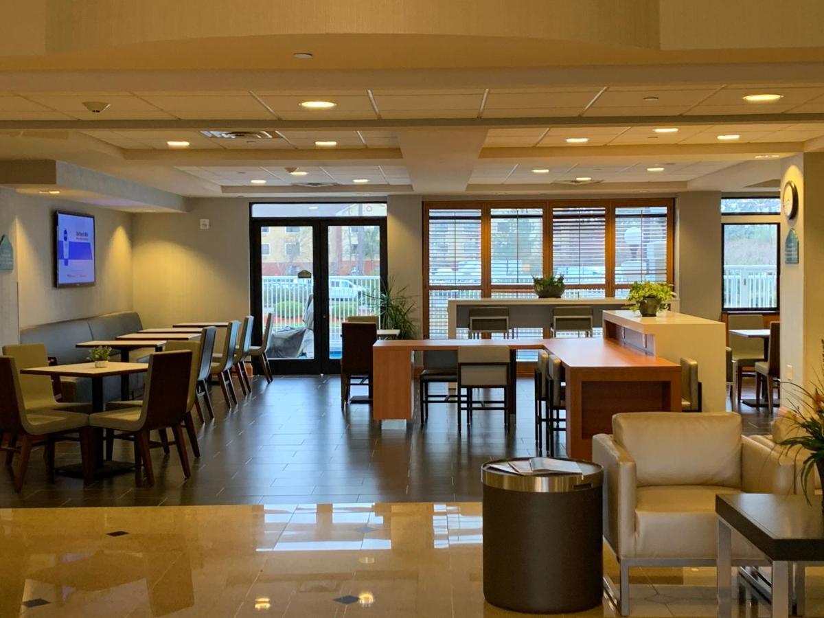 Wingate By Wyndham Wilmington Hotell Exteriör bild